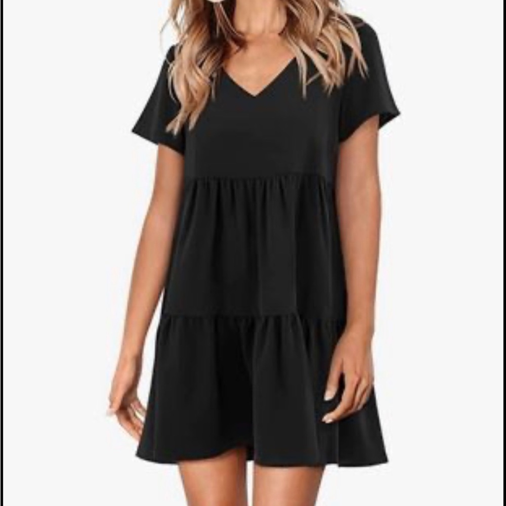 Women’s black V-neck tunic dress